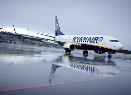 Ryanair отменил обязательную визовую проверку для украинцев