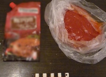 В харьковское СИЗО пытались пронести наркотики в кетчупе