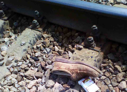 Грузовой поезд насмерть сбил мужчину. Полиция устанавливает личность погибшего