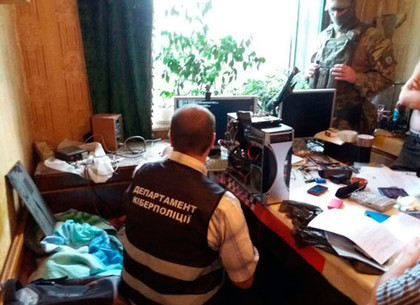 На Харьковщине преступная группа подделала более ста документов государственного образца (ФОТО)