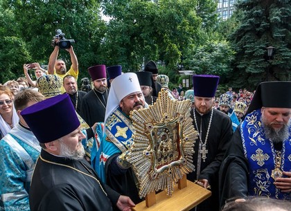 Почаевская икона Божией Матери прибыла в Харьков (ФОТО)