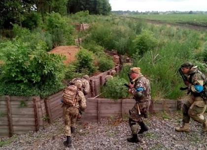 Бойцы харьковской теробороны проводят командно-штабные учения (ФОТО)