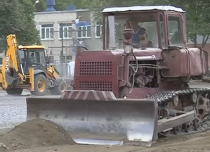 В школах Харькова продолжают реконструировать стадионы