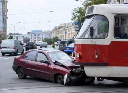 Возле горсовета – ДТП (Обновлено, ФОТО)