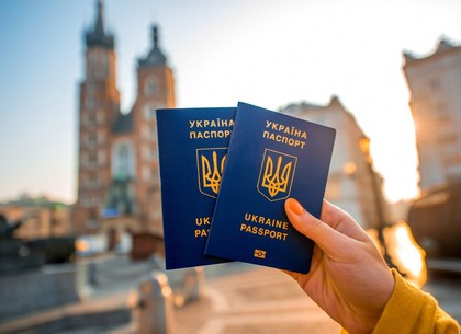 Стало известно, скольким украинцам отказали в безвизовых поездках