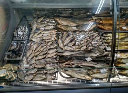 Полиция устроила рейд по торговле вяленой рыбой на Павловом Поле и Алексеевке (ВИДЕО, ФОТО)