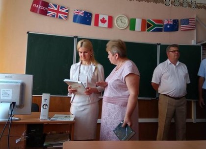 Работы по замене окон в Великобурлукской школе завершат до 1 сентября