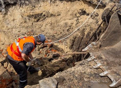 На Основе и Москалевке заменили более километра водопроводных сетей