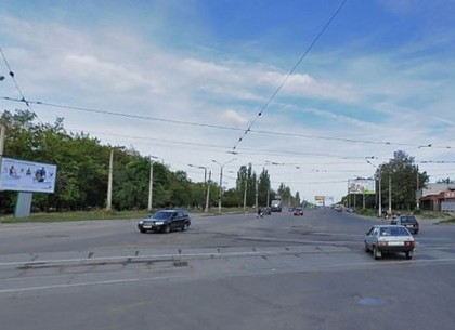 На перекрестке проспекта Победы и улицы Клочковской ограничено движение транспорта