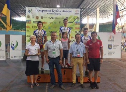Харьковские велогонщики привезли медали из Львова