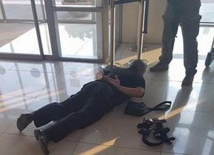 В харьковском аэропорту разоблачили полицейских, бравших взятки с иностранцев (ФОТО)