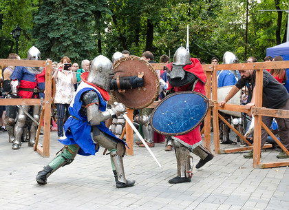 В День независимости в Харькове состоялся всеукраинский рыцарский турнир