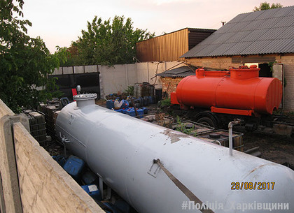 Житель Харьковщины построил во дворе мини-заводик для переработки ворованного газа