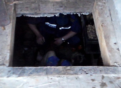 Спасатели помогли пожилой женщине выбраться из погреба