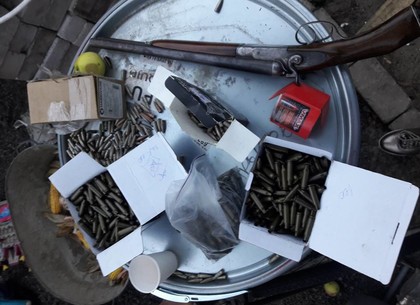 В Харькове мужчина хранил арсенал оружия и боеприпасов