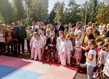 Геннадий Кернес: Программы по возрождению школьных стадионов нужны и в других городах Украины
