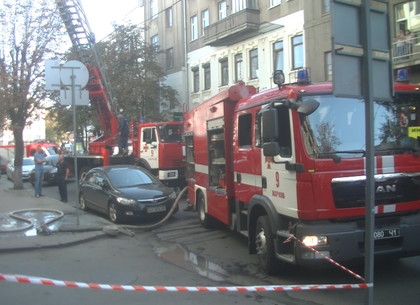 Пожар в Харькове: спасатели эвакуировали 9 человек