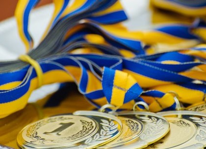 В Харькове наградили победителей городского чемпионата по футболу среди спортшкол
