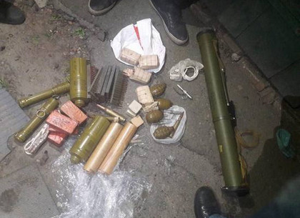 У жителя Харьковщины нашли арсенал оружия (ФОТО)