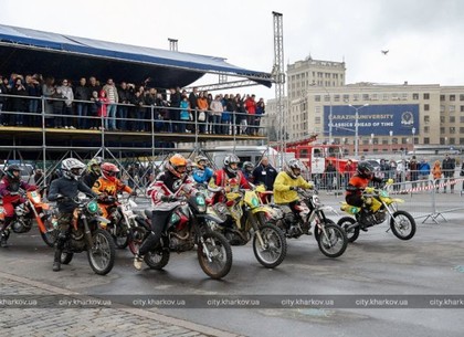 В Харькове проходят соревнования по экстремальному мотоспорту (ФОТО)