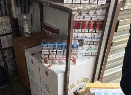 У торговца сигаретами без лицензии конфисковали товар почти на 90 тысяч