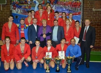 Харьковчане завоевали путевки на кадетский чемпионат Европы по самбо