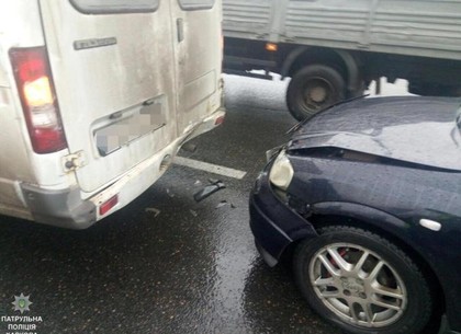 В Харькове Opel столкнулся с микроавтобусом (ФОТО)