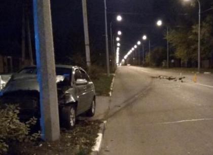 На Новгородской Hyundai столкнулся с такси и врезался в столб (ФОТО)