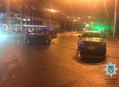Возле областной больницы две машины не поделили перекресток (ФОТО)