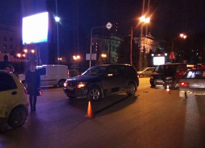 ДТП на Пушкинской: женщина за рулем протаранила три автомобиля (ФОТО)