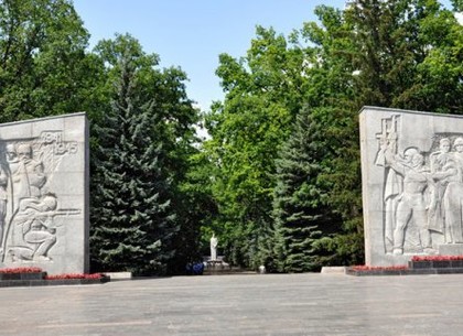 Вход на Мемориал Славы реконструируют до конца года