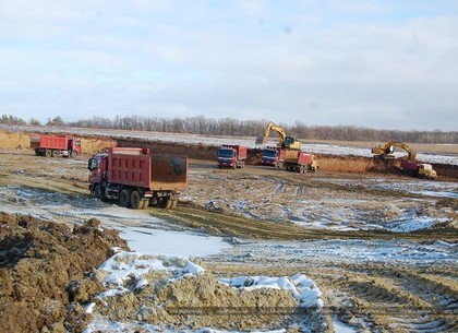 На Дергачевском полигоне ТБО проводят подготовительные работы (ФОТО)
