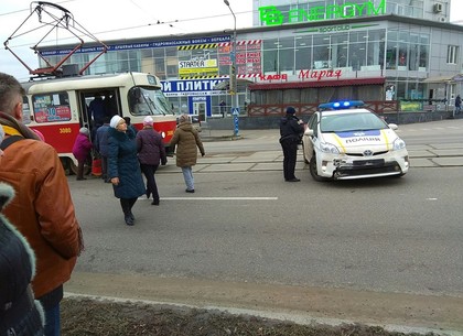 Полицейский Toyota Prius попал в ДТП на Полтавском Шляхе