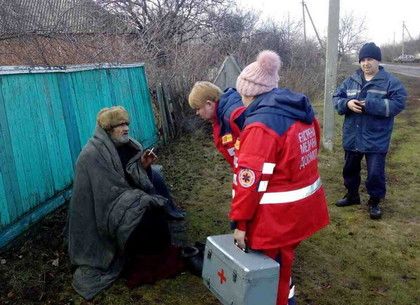 На Харьковщине спасли из горящего дома 66-летнего мужчину (ФОТО)