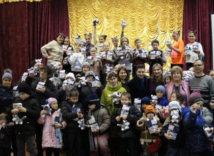 В Харькове прошла социальная акция «Подари свою любовь детям»