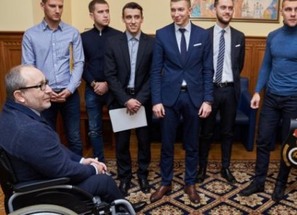 Геннадий Кернес встретился с чемпионами мира из Харькова