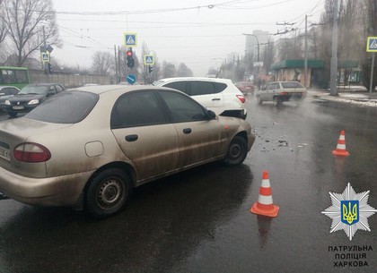 На Салтовке столкнулись иномарки (ФОТО)