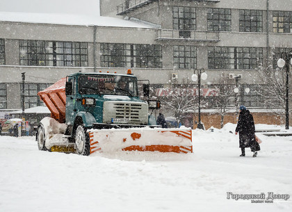 Как убирают Харьков от снега
