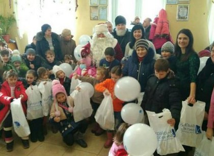 В Терновке на Днепропетровщине воспитанники воскресных школ получили подарки от Фонда Вилкула