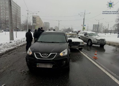 Три автомобиля столкнулись на харьковской набережной (ФОТО)