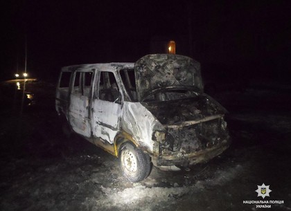 На улице Академика Курчатова загорелся автомобиль