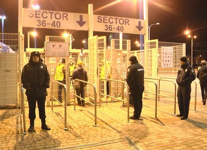 К стадиону «Металлист» стянутся полицейские и курсанты