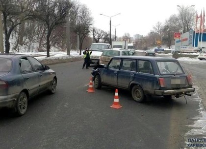 Автомобиль инкассаторов попал в аварию (ФОТО)