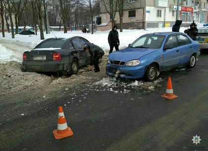 В Харькове пьяный водитель врезался в автомобиль