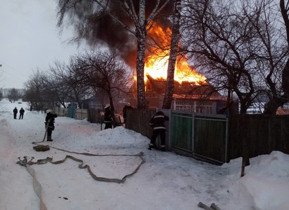 Во время пожара под Харьковом погиб 56-летний мужчина, еще двое пострадали