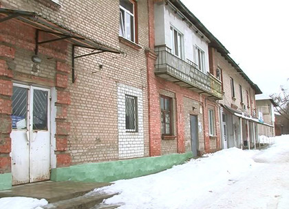 Харьковские коммунальщики проводят ремонты по обращениям горожан