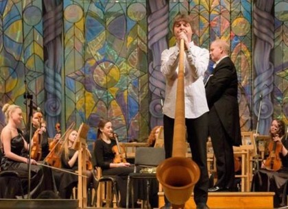 Молодежный оркестр «Слобожанский» выступит  вместе с известным валторнистом Аркадием Шилклопером