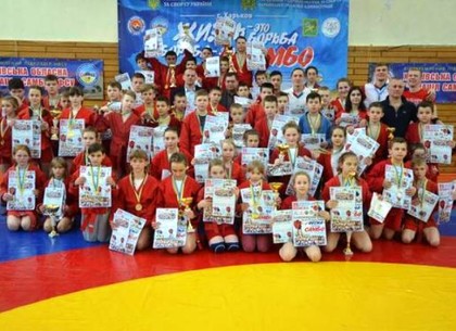 Харьковские самбисты завоевали 14 золотых наград всеукраинского турнира