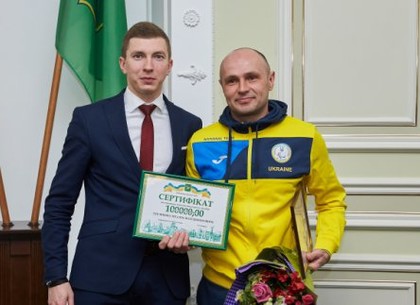 Харьковские паралимпийцы получили награды горсовета