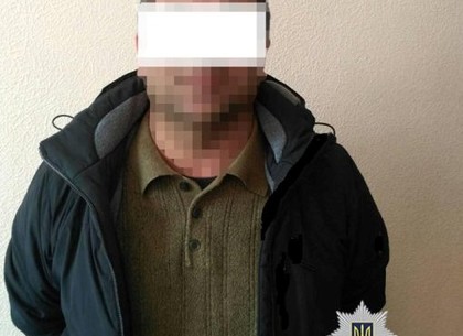 Полицейские разоблачили иностранца, который проживал в Украине по поддельным документам
